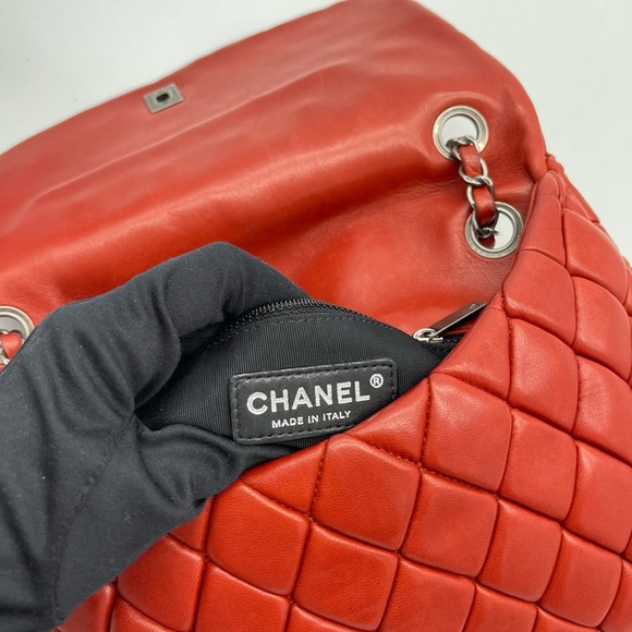 CHANEL Red Orange Leather Classic Flap Shoulder Bag - Picture 15 of 16